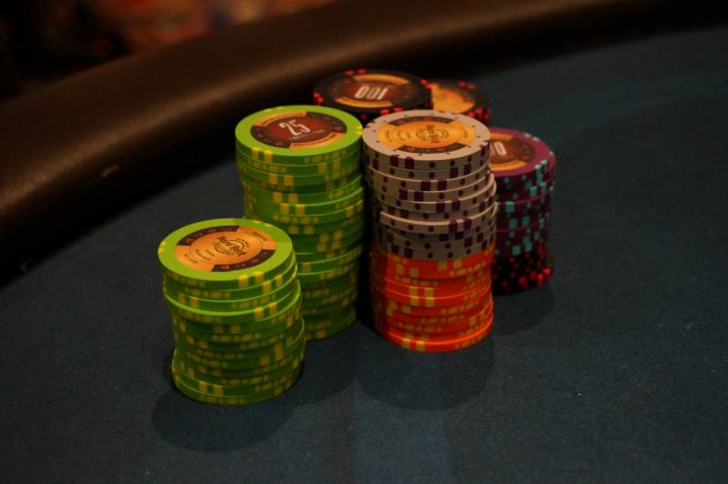The 71,325 chips of chip leader Timothy Harrell