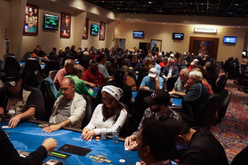 2016-winter-poker-open-00636