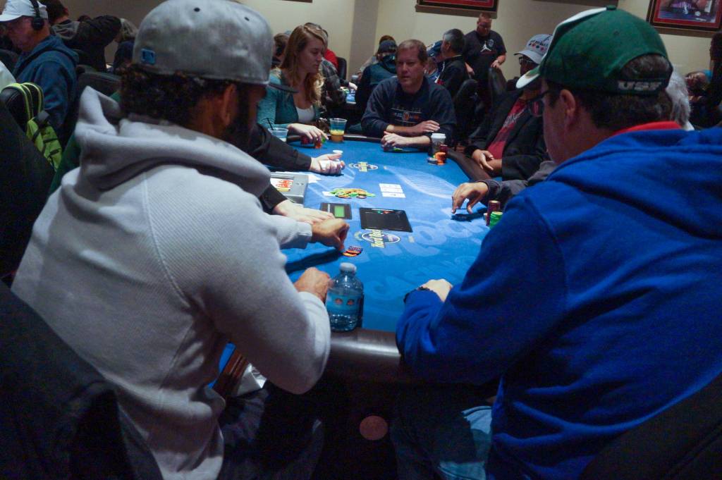 Jeff Essink (right) and his opponent eye the flop